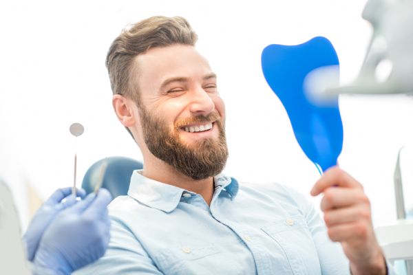 What Are The Pros And Cons Of Teeth Whitening Toothpaste?