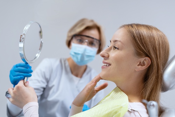 Ask A Cosmetic Dentist: Can Teeth Whitening Make My Teeth More Sensitive?