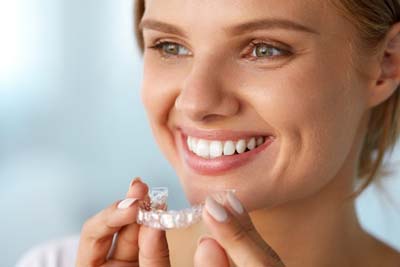 Braces vs. Invisalign: A Visual Guide to Your Orthodontic